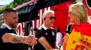Marta Riesco, interceptada por la policía cuando trataba de hablar con La Roja por su victoria en la Eurocopa