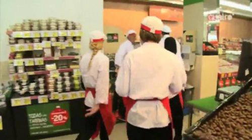 Los concursantes de 'Deja sitio para el postre' se pelean ante la ausencia de límite de presupuesto en el supermercado