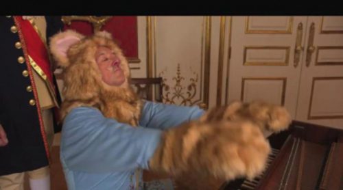 Kevin Spacey parodia el video de Youtube "Hamster en un piano" junto a otros actores de Hollywood