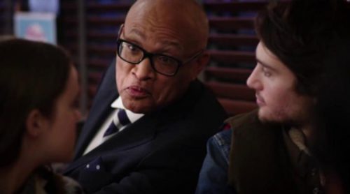 Larry Wilmore debuta sustituyendo a Stephen Colbert con 'The Nightly Show'