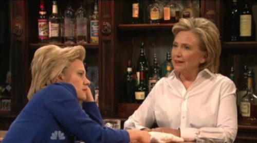 Hillary Clinton participó por sorpresa en 'SNL' imitando a Donald Trump y cantando