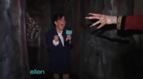 La guionista del programa de Ellen DeGeneres que cada año se adentra en una casa del terror por Halloween